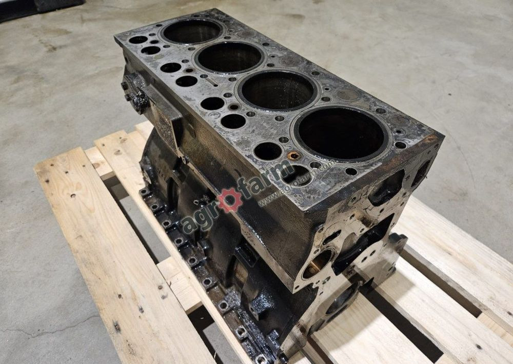 Blok silnika Massey Ferguson 6614, 6612, 6613 - Motor por Camião: foto 1 Blok silnika Massey Ferguson 6614, 6612, 6613 - Motor por Camião: foto 1