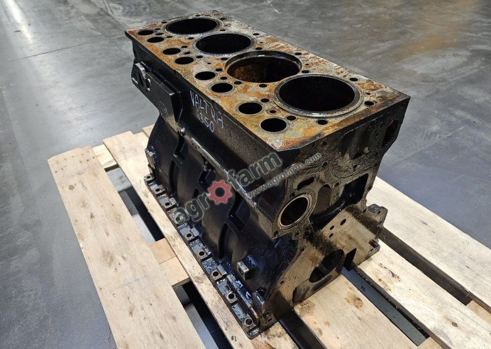 Blok silnika Valtra 6350, 6000, 6200, 6250, 6300 - Motor por Camião: foto 1 Blok silnika Valtra 6350, 6000, 6200, 6250, 6300 - Motor por Camião: foto 1