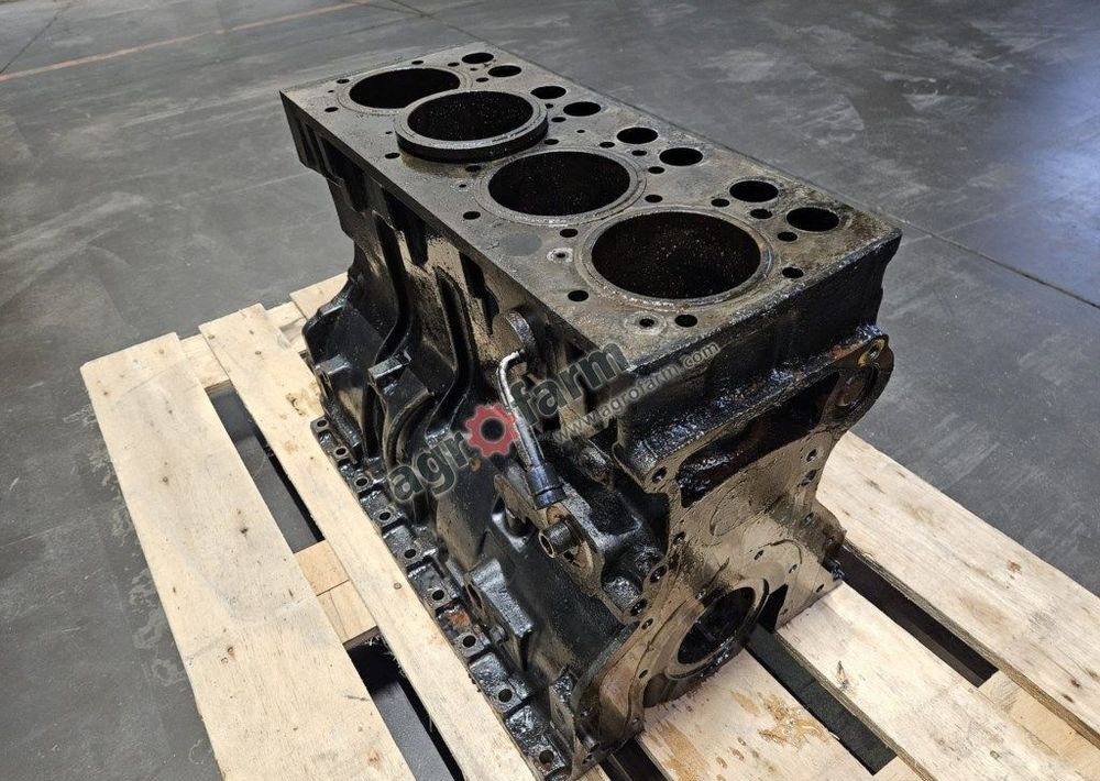 Blok silnika Valtra 6400, 6000, 6200, 6250, 6300 - Motor por Camião: foto 1 Blok silnika Valtra 6400, 6000, 6200, 6250, 6300 - Motor por Camião: foto 1