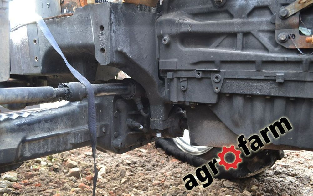 MCCormick części GMAX 125 135 skrzynia silnik most oś kabina piasta wał głowica blok obudowa - Caixa de velocidade por Máquina agrícola: foto 3 MCCormick części GMAX 125 135 skrzynia silnik most oś kabina piasta wał głowica blok obudowa - Caixa de velocidade por Máquina agrícola: foto 3