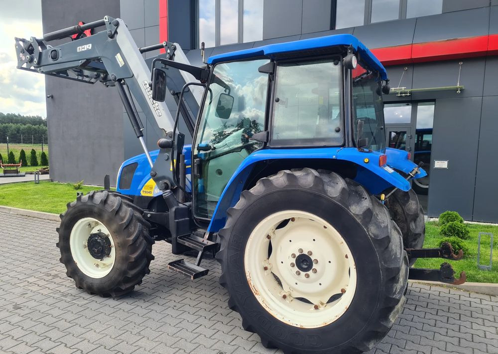 New Holland T5040 - Trator: foto 3 New Holland T5040 - Trator: foto 3