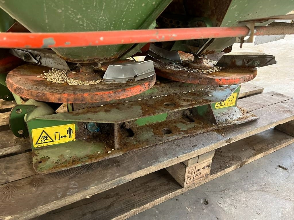 Amazone ZA-F 804 R kunstmest strooier - Distribuidor de fertilizantes: foto 5 Amazone ZA-F 804 R kunstmest strooier - Distribuidor de fertilizantes: foto 5