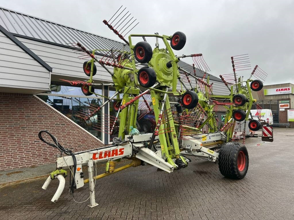 Claas Liner 3000 - Ancinho enleirador: foto 1 Claas Liner 3000 - Ancinho enleirador: foto 1