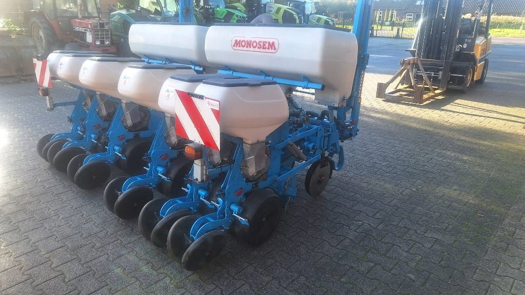 Monosem NG PLUS 6 - Semeadora de precisão: foto 2 Monosem NG PLUS 6 - Semeadora de precisão: foto 2