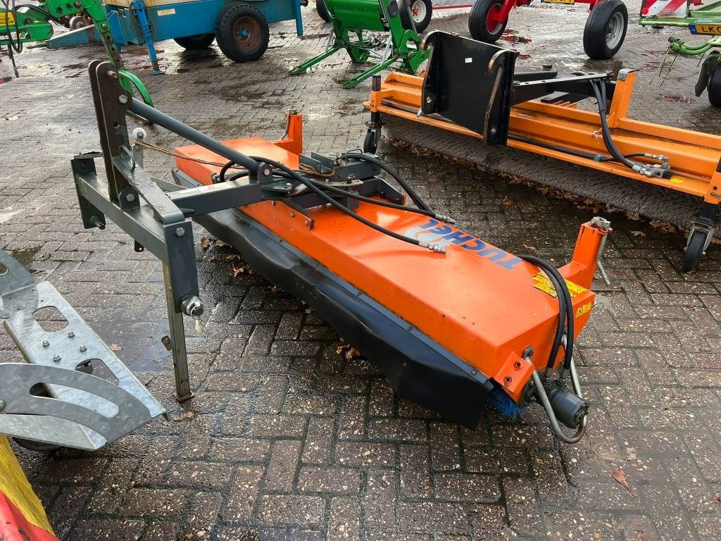 Tuchel EKM 230 HD veegmachine - Vassoura: foto 1 Tuchel EKM 230 HD veegmachine - Vassoura: foto 1