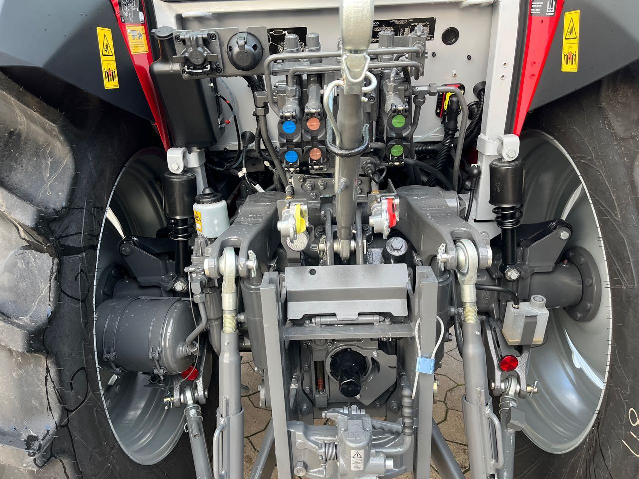 Massey Ferguson 5M.115 Dyna-4 Essential - Trator: foto 5 Massey Ferguson 5M.115 Dyna-4 Essential - Trator: foto 5