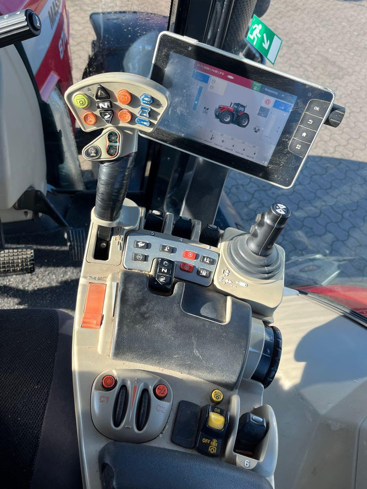 Massey Ferguson 8727 Dyna-VT - Trator: foto 5 Massey Ferguson 8727 Dyna-VT - Trator: foto 5