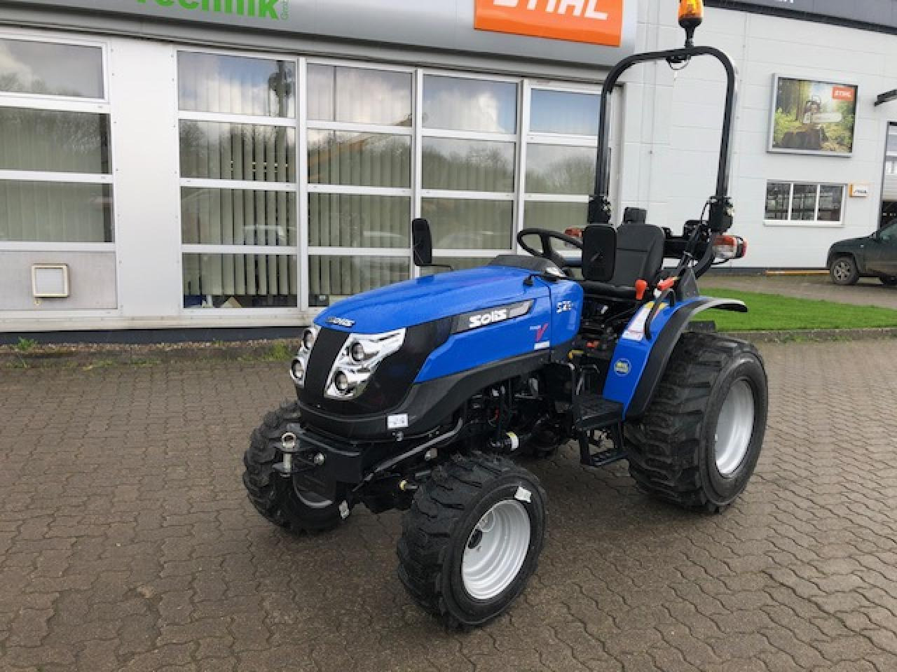 Solis 26+ Seitenschalter - Trator: foto 1 Solis 26+ Seitenschalter - Trator: foto 1