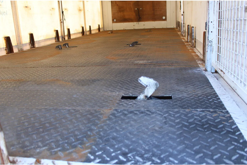 DAF CF 330 + EURO 6 + 6X2 STEERING - Camião de lona: foto 5 DAF CF 330 + EURO 6 + 6X2 STEERING - Camião de lona: foto 5