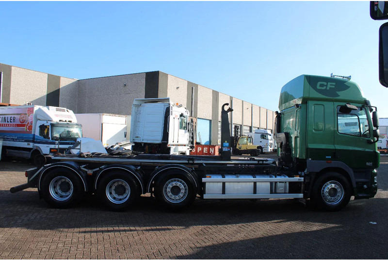 DAF CF 85.460 8X4 + 30 TON VDL hook + euro 5 - Camião polibenne: foto 5 DAF CF 85.460 8X4 + 30 TON VDL hook + euro 5 - Camião polibenne: foto 5