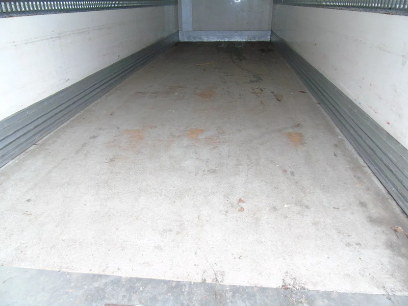 DAF LF 220 + CARRIER SUPRA 850 + 16T + EURO 6 - Camião frigorífico: foto 5 DAF LF 220 + CARRIER SUPRA 850 + 16T + EURO 6 - Camião frigorífico: foto 5