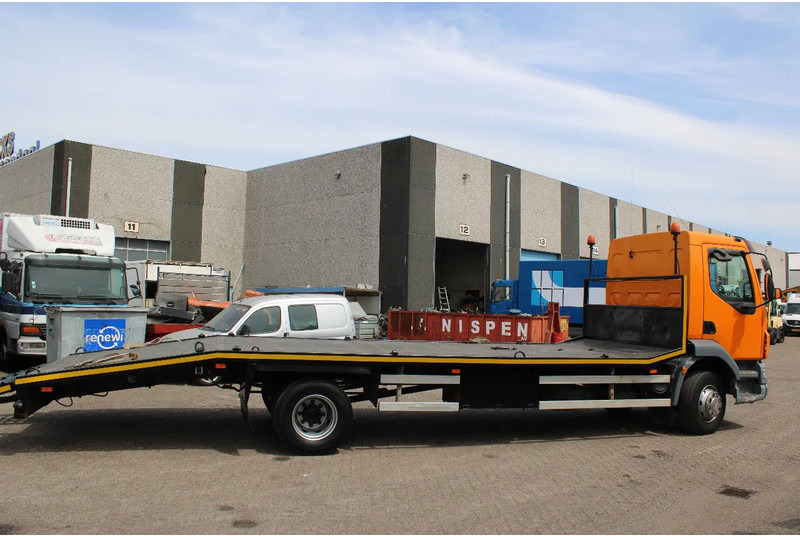 DAF LF 55.220 + HYDROLIC RAMPS + MANUAL - Camião transporte de veículos: foto 5 DAF LF 55.220 + HYDROLIC RAMPS + MANUAL - Camião transporte de veículos: foto 5