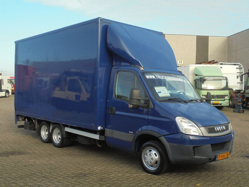 Iveco Daily 40C17 + Euro 5 + Dhollandia Lift + Clickstar - Carrinha de contentor: foto 3 Iveco Daily 40C17 + Euro 5 + Dhollandia Lift + Clickstar - Carrinha de contentor: foto 3