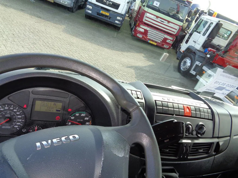 Iveco Eurocargo 80EL21 Manual + Euro 6 + Dhollandia Lift - Camião de lona: foto 4 Iveco Eurocargo 80EL21 Manual + Euro 6 + Dhollandia Lift - Camião de lona: foto 4