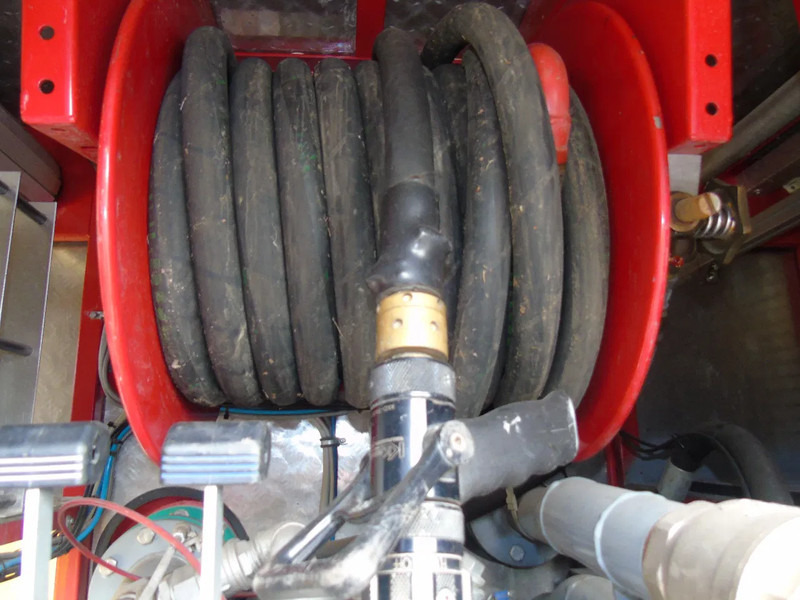 MAN F16 .240 + 4x4 + PUMPS COMPLETE + MANUAL + SPRING + 24.416KM - Carro de bombeiro: foto 5 MAN F16 .240 + 4x4 + PUMPS COMPLETE + MANUAL + SPRING + 24.416KM - Carro de bombeiro: foto 5