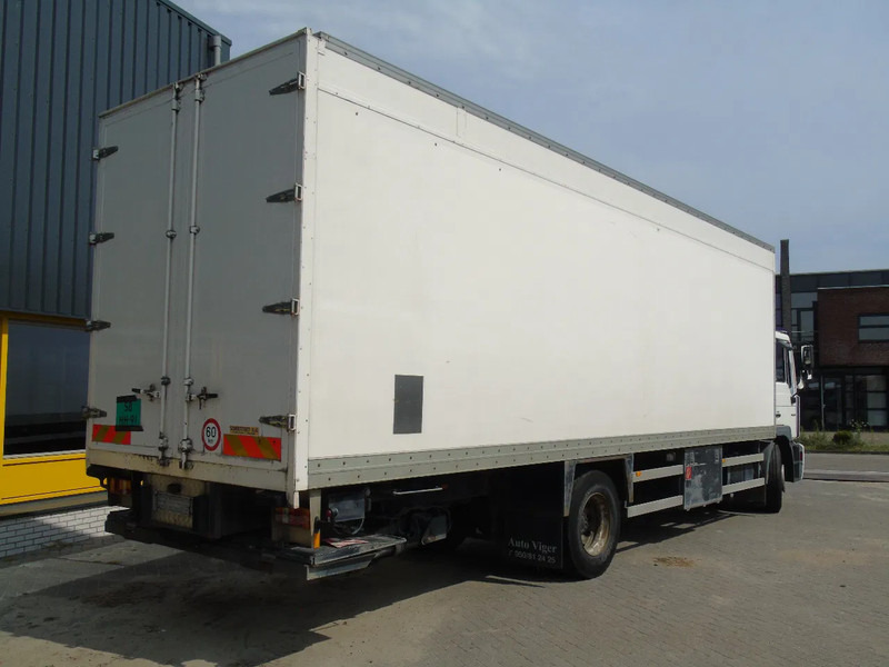 MAN L 220 + MANUAL + EURO 2 + DHOLLANDIA + 19T - Camião furgão: foto 4 MAN L 220 + MANUAL + EURO 2 + DHOLLANDIA + 19T - Camião furgão: foto 4