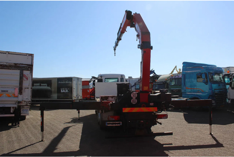MAN TGS 26.440 + HMF 22T/M + remote + 6x2 steering + EURO 5 - Camião grua: foto 4 MAN TGS 26.440 + HMF 22T/M + remote + 6x2 steering + EURO 5 - Camião grua: foto 4
