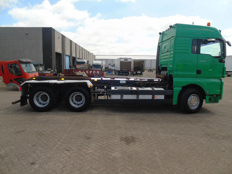 MAN TGX 28.480 + 6X2 + MANUAL - Camião com sistema de cabo: foto 3 MAN TGX 28.480 + 6X2 + MANUAL - Camião com sistema de cabo: foto 3