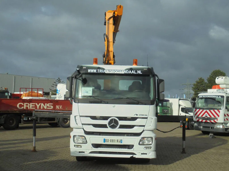 Mercedes-Benz Actros 1846 + Euro 5 + EFFER 250 Crane + REMOTE - Camião grua: foto 2 Mercedes-Benz Actros 1846 + Euro 5 + EFFER 250 Crane + REMOTE - Camião grua: foto 2