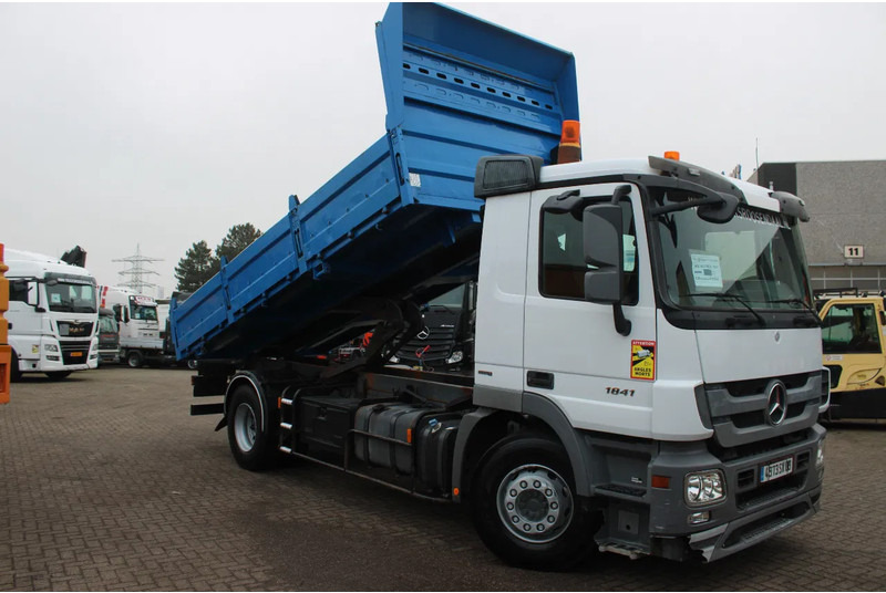 Mercedes-Benz Actros 1941 + TIPPER + spring - Camião basculante: foto 3 Mercedes-Benz Actros 1941 + TIPPER + spring - Camião basculante: foto 3