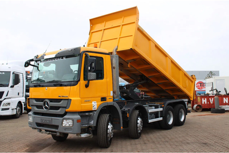 Mercedes-Benz Actros 3241 8x4 + SPRING SPRING BLATT + EURO 5 - Camião basculante: foto 2 Mercedes-Benz Actros 3241 8x4 + SPRING SPRING BLATT + EURO 5 - Camião basculante: foto 2