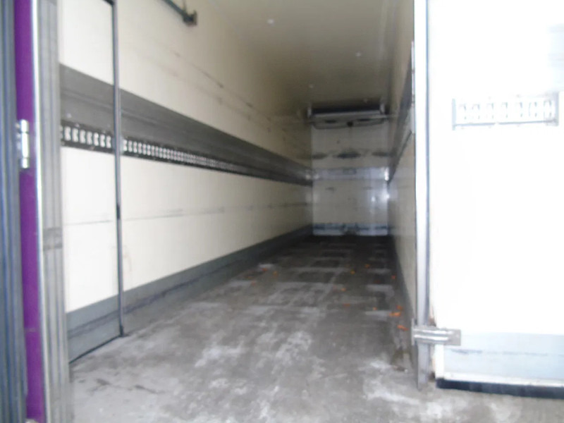 Mercedes-Benz Antos 1924 + EURO 6 + CARRIER 950 MT - Camião frigorífico: foto 4 Mercedes-Benz Antos 1924 + EURO 6 + CARRIER 950 MT - Camião frigorífico: foto 4