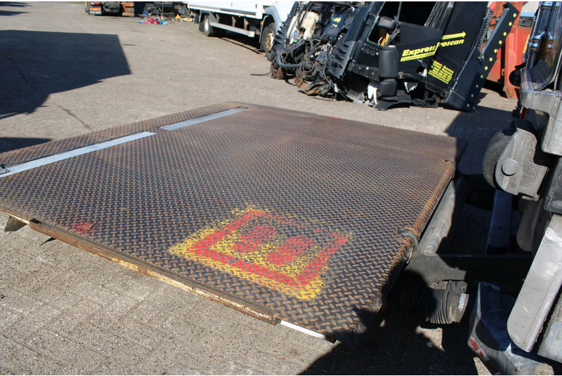 Camião frigorífico Mercedes-Benz Antos 1924 + THERMO KING 1200 + LIFT + EURO 6: foto 19 Camião frigorífico Mercedes-Benz Antos 1924 + THERMO KING 1200 + LIFT + EURO 6: foto 19