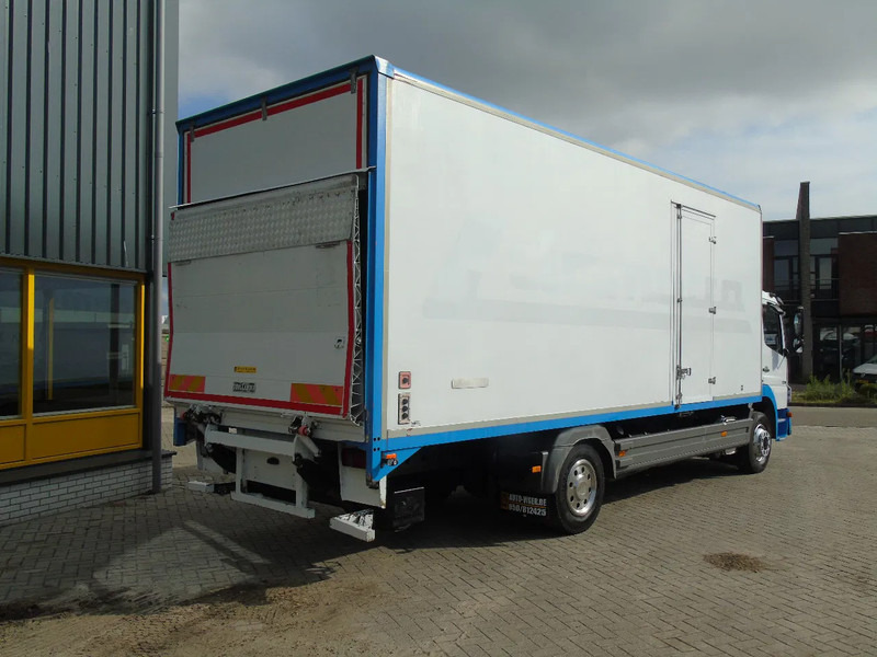 Mercedes-Benz Atego 1218 + euro 5 + lift - Camião furgão: foto 4 Mercedes-Benz Atego 1218 + euro 5 + lift - Camião furgão: foto 4