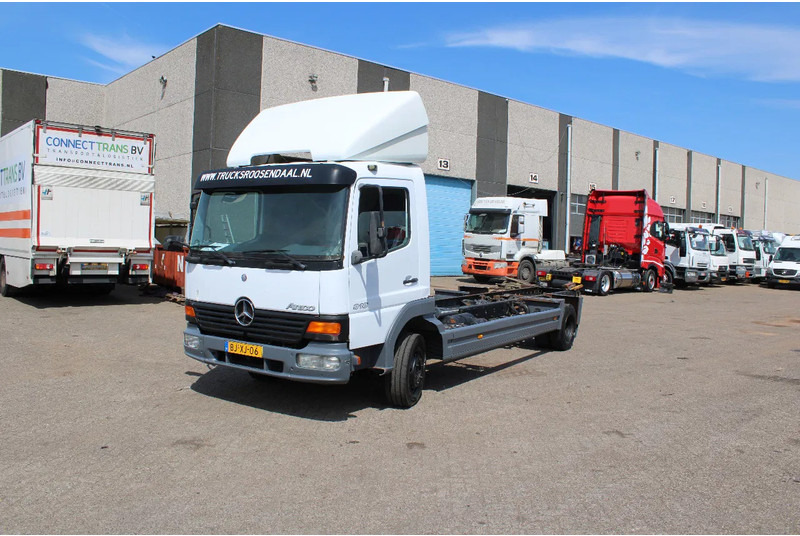 Mercedes-Benz Atego 918 + MANUAL + EURO 2 - Camião chassi: foto 2 Mercedes-Benz Atego 918 + MANUAL + EURO 2 - Camião chassi: foto 2