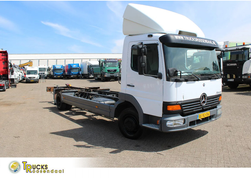 Mercedes-Benz Atego 918 + MANUAL + EURO 2 - Camião chassi: foto 1 Mercedes-Benz Atego 918 + MANUAL + EURO 2 - Camião chassi: foto 1