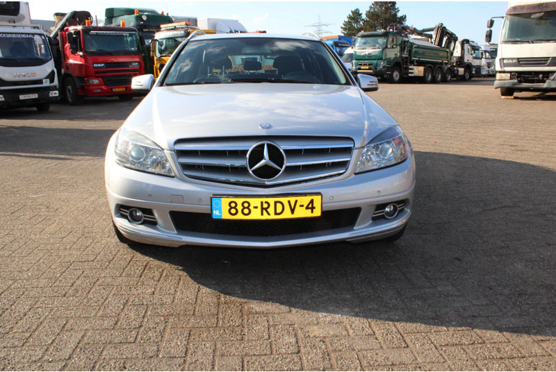Mercedes-Benz C-Klasse 250 / AUT / CRUISE CONTROL / HEATING - Automóvel: foto 4 Mercedes-Benz C-Klasse 250 / AUT / CRUISE CONTROL / HEATING - Automóvel: foto 4