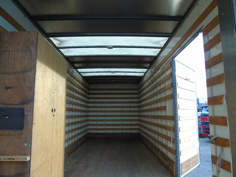 Renault D 220 + special lift + 165km! - Camião furgão: foto 4 Renault D 220 + special lift + 165km! - Camião furgão: foto 4