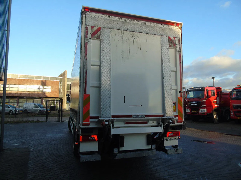 Scania P 370 + LIFT + EURO 6 + 19T - Camião de lona: foto 5 Scania P 370 + LIFT + EURO 6 + 19T - Camião de lona: foto 5