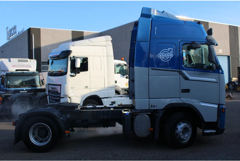 Volvo FH 12.440 + xl cab + manual + EURO 5 - Tractor: foto 2 Volvo FH 12.440 + xl cab + manual + EURO 5 - Tractor: foto 2