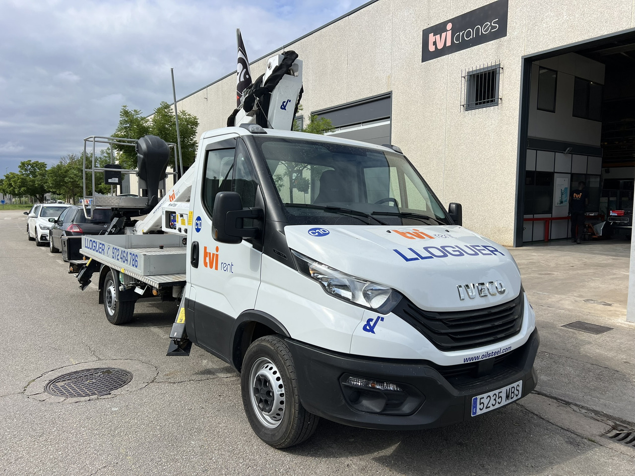 Iveco Daily + Oil&Steel Scorpion 1812 Smart Iveco Daily + Oil&Steel Scorpion 1812 Smart - Caminhão com plataforma aérea: foto 3 Iveco Daily + Oil&Steel Scorpion 1812 Smart Iveco Daily + Oil&Steel Scorpion 1812 Smart - Caminhão com plataforma aérea: foto 3