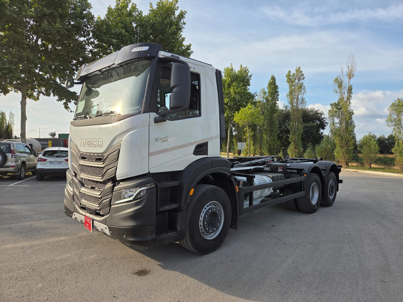 Iveco X-WAY AD280X46Y/PS - Camião transportador de contêineres/ Caixa móvel, Camião grua: foto 1 Iveco X-WAY AD280X46Y/PS - Camião transportador de contêineres/ Caixa móvel, Camião grua: foto 1