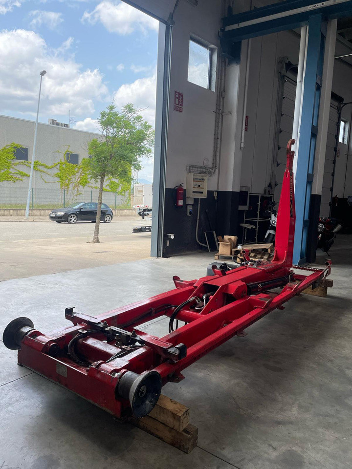 Multilift XR 10 S 36 - Contentor basculante: foto 1 Multilift XR 10 S 36 - Contentor basculante: foto 1