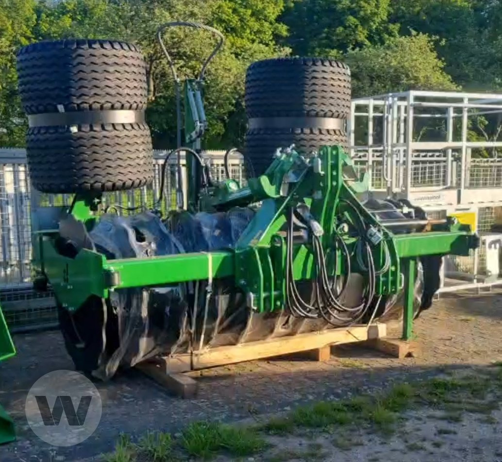 Düvelsdorf SILAGEWALZE - Equipamento para silagem: foto 1 Düvelsdorf SILAGEWALZE - Equipamento para silagem: foto 1