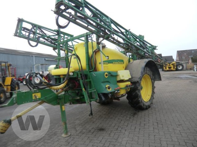 John Deere TRSP 732 - Pulverizador de arrastar: foto 1 John Deere TRSP 732 - Pulverizador de arrastar: foto 1