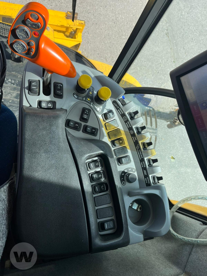 New Holland CR 8080 - Ceifeira debulhadora: foto 3 New Holland CR 8080 - Ceifeira debulhadora: foto 3