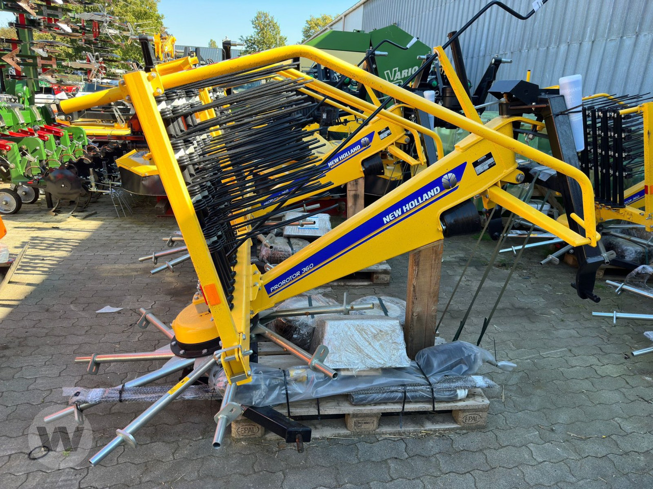 New Holland Prorotor 360 - Ancinho enleirador: foto 2 New Holland Prorotor 360 - Ancinho enleirador: foto 2
