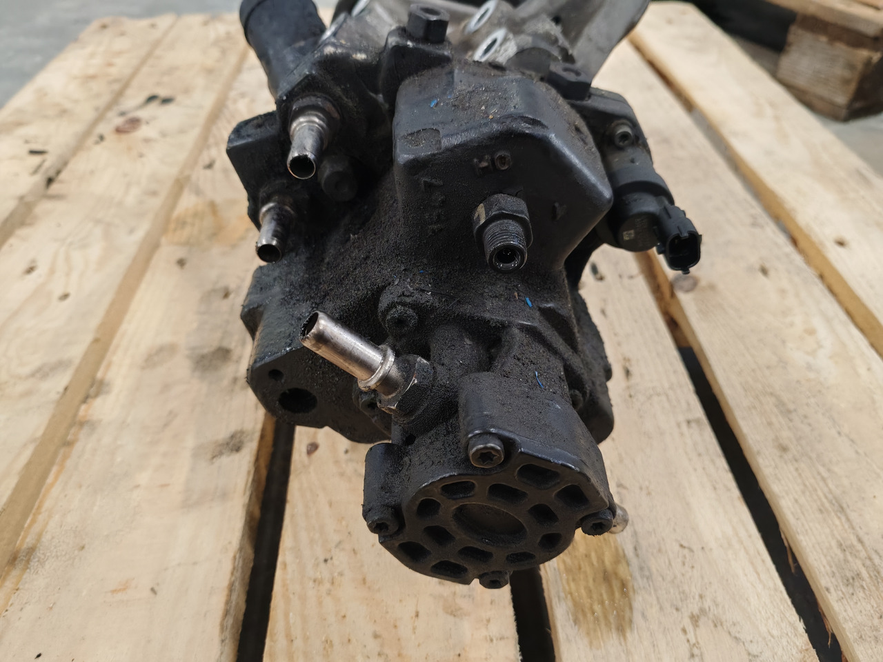 MAN TGS TGX EURO 6 / D2676LF / BOSCH FUEL PUMP / 51111037858 - Bomba de combustivel: foto 3 MAN TGS TGX EURO 6 / D2676LF / BOSCH FUEL PUMP / 51111037858 - Bomba de combustivel: foto 3