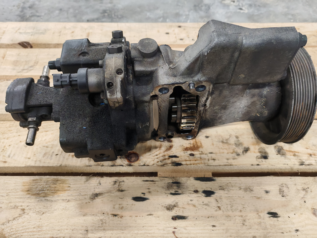 MAN TGS TGX EURO 6 / D2676LF / BOSCH FUEL PUMP / 51111037858 - Bomba de combustivel: foto 4 MAN TGS TGX EURO 6 / D2676LF / BOSCH FUEL PUMP / 51111037858 - Bomba de combustivel: foto 4