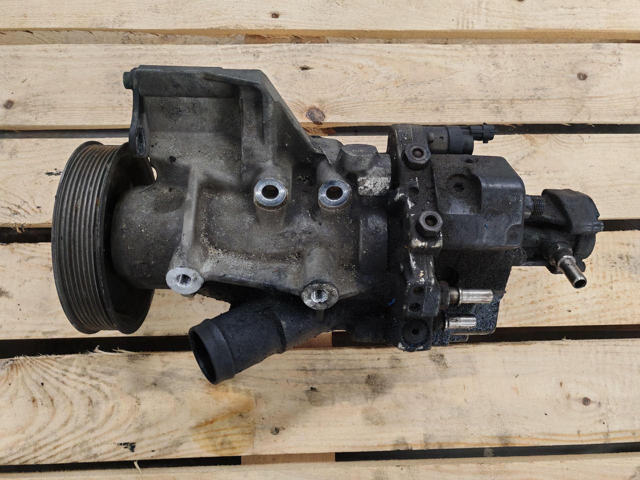 MAN TGS TGX EURO 6 / D2676LF / BOSCH FUEL PUMP / 51111037858 - Bomba de combustivel: foto 2 MAN TGS TGX EURO 6 / D2676LF / BOSCH FUEL PUMP / 51111037858 - Bomba de combustivel: foto 2