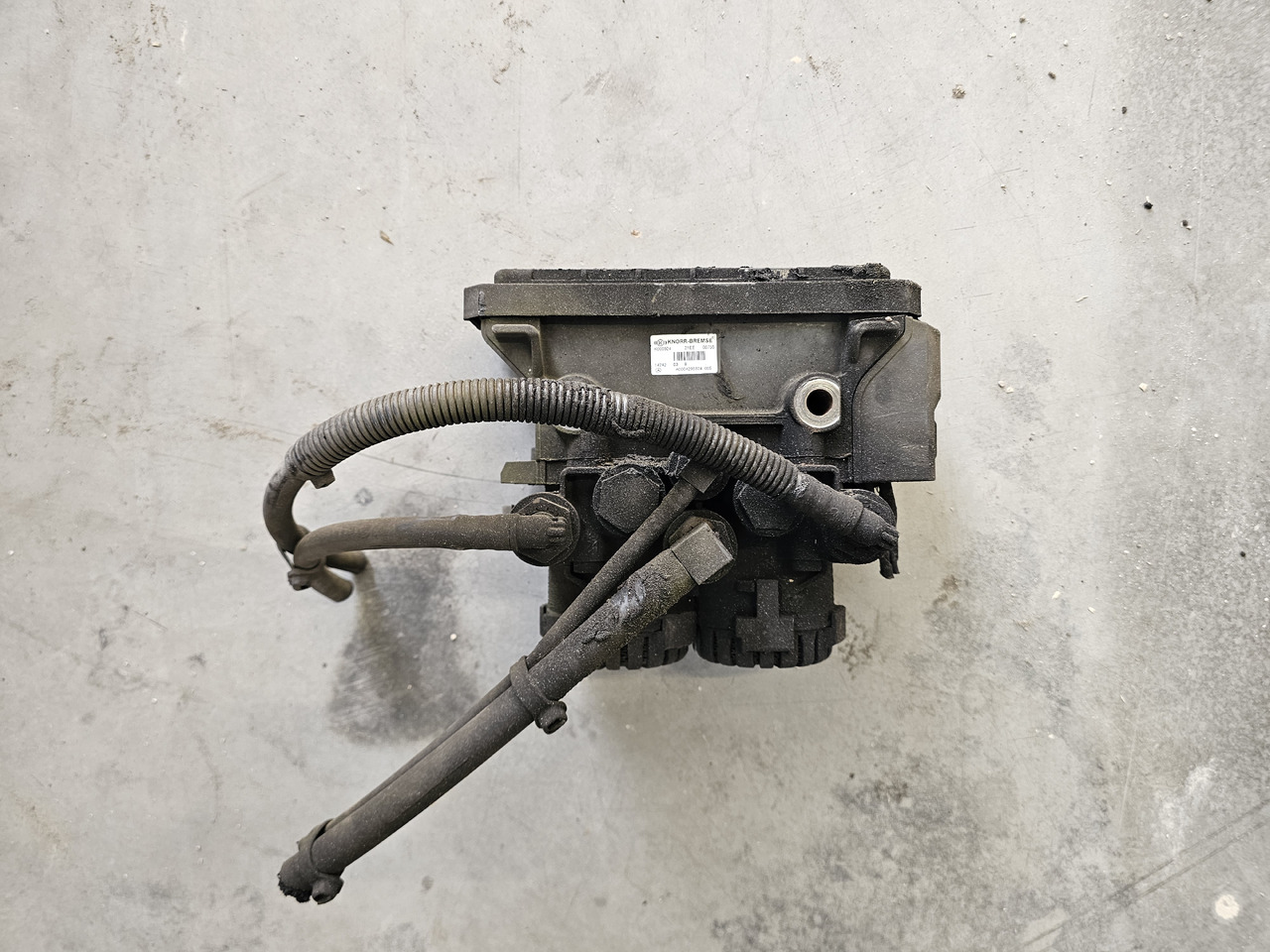 MERCEDES-BENZ ACTROS MP4 / REAR EBS VALVE / A0004295824 / K000924 - Válvula de freio: foto 1 MERCEDES-BENZ ACTROS MP4 / REAR EBS VALVE / A0004295824 / K000924 - Válvula de freio: foto 1