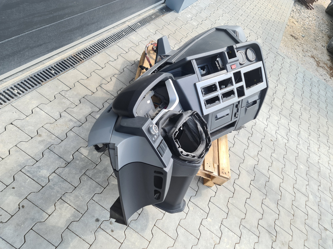 RENAULT RANGE T / COMPLETE DASHBOARD - Painel de instrumentos: foto 2 RENAULT RANGE T / COMPLETE DASHBOARD - Painel de instrumentos: foto 2