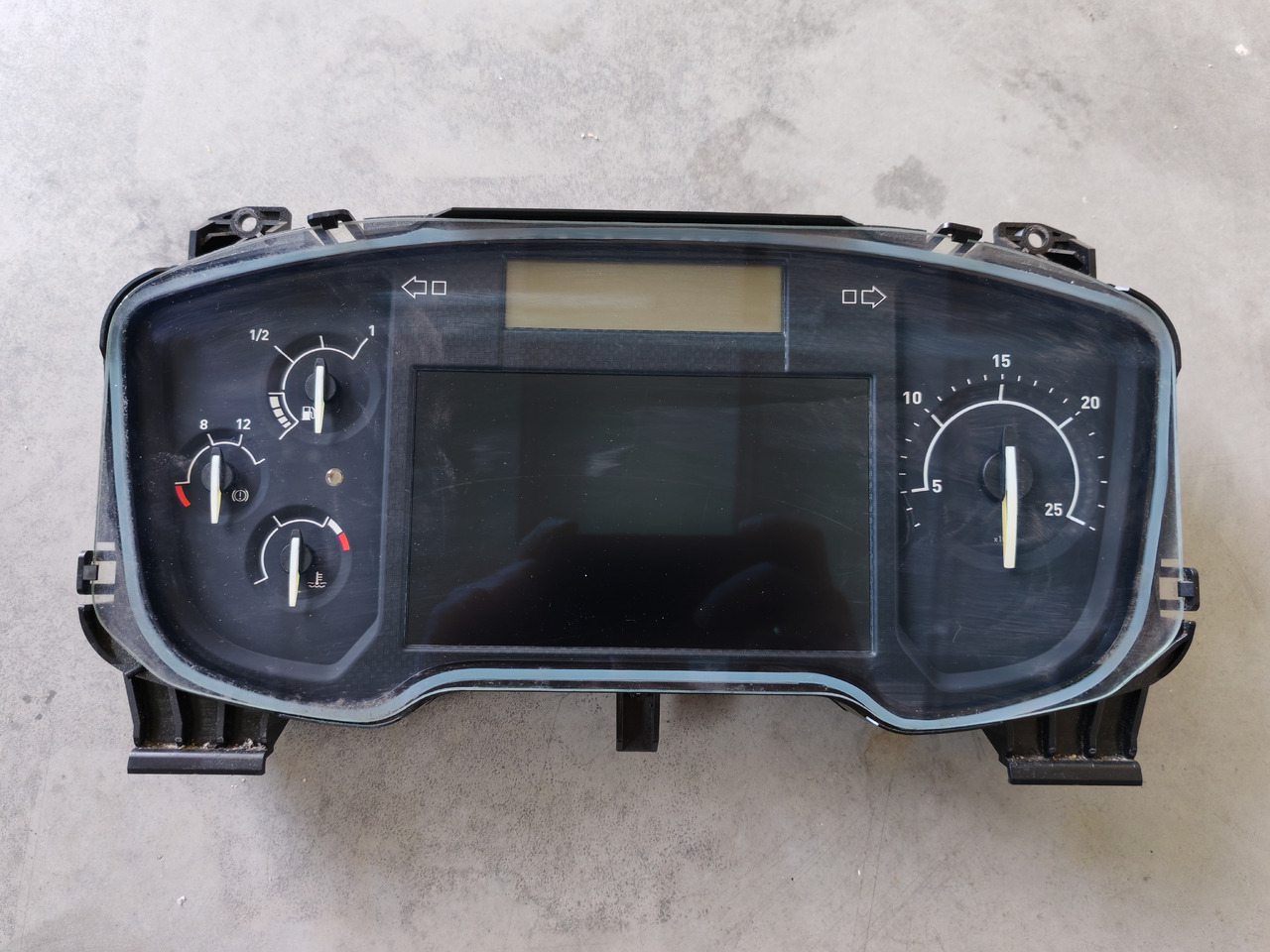 RENAULT RANGE T / DASHBOARD DISPLAY / 22224253 - Painel de instrumentos: foto 2 RENAULT RANGE T / DASHBOARD DISPLAY / 22224253 - Painel de instrumentos: foto 2