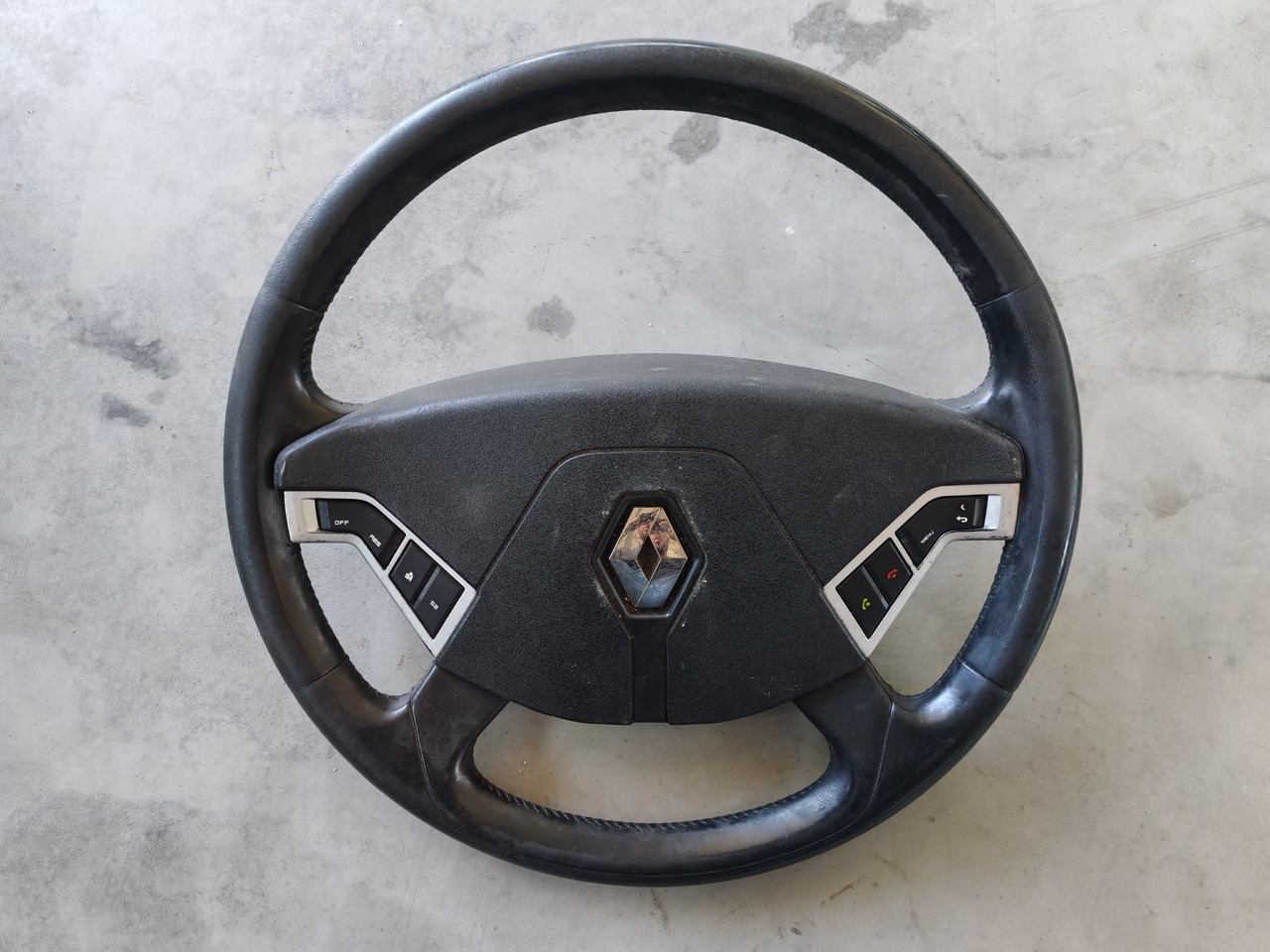 RENAULT RANGE T / STEERING WHEEL / 7484519945 - Volante de direção: foto 1 RENAULT RANGE T / STEERING WHEEL / 7484519945 - Volante de direção: foto 1
