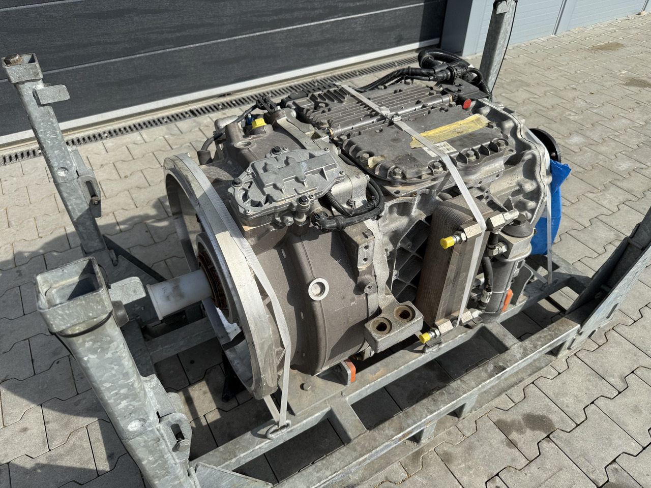 VOLVO BUS HYBRID Automatic gearbox AT2412F electric motor EMDS120 (EMD300B) / NEW - Caixa de velocidade por Ônibus urbano: foto 3 VOLVO BUS HYBRID Automatic gearbox AT2412F electric motor EMDS120 (EMD300B) / NEW - Caixa de velocidade por Ônibus urbano: foto 3
