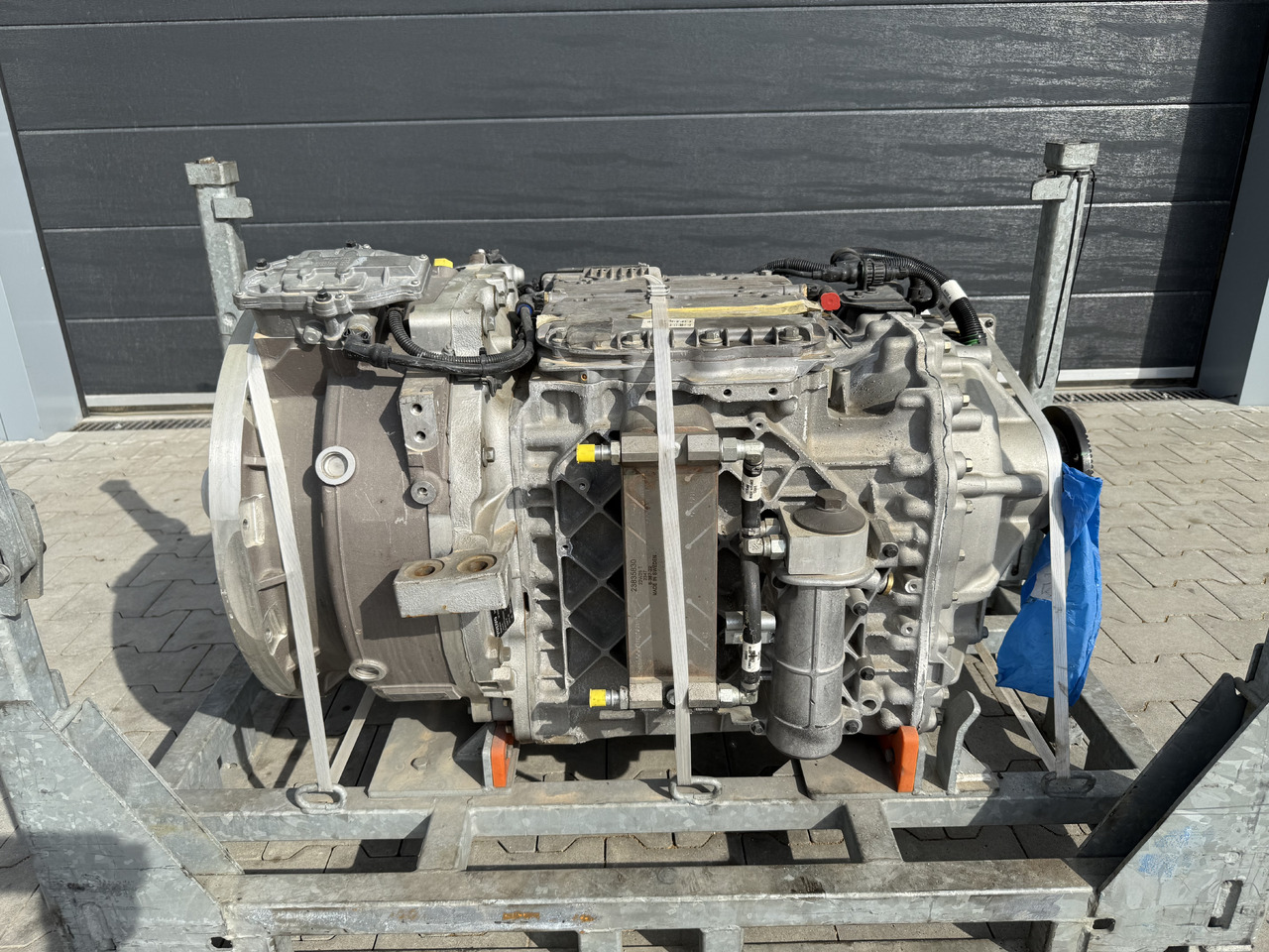 VOLVO BUS HYBRID Automatic gearbox AT2412F electric motor EMDS120 (EMD300B) / NEW - Caixa de velocidade por Ônibus urbano: foto 1 VOLVO BUS HYBRID Automatic gearbox AT2412F electric motor EMDS120 (EMD300B) / NEW - Caixa de velocidade por Ônibus urbano: foto 1